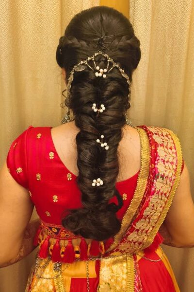 Loose waves hairstyle styling